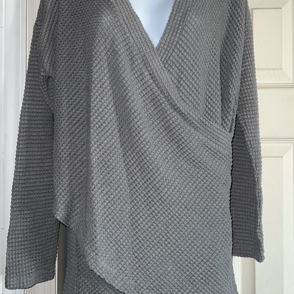 MY STORY WOMANS GRAY SWEATER